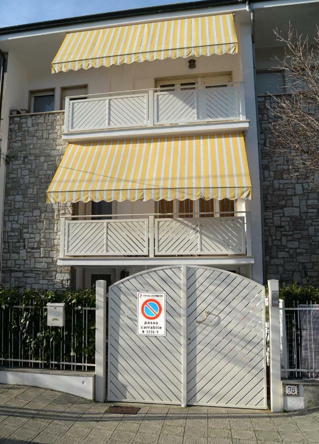 Il Don Minzoni 98 "Casa Vacanze" Lido di Camaiore Extérieur photo